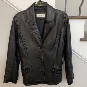 Ladies black leather jacket. Jones NewYork. Size S
